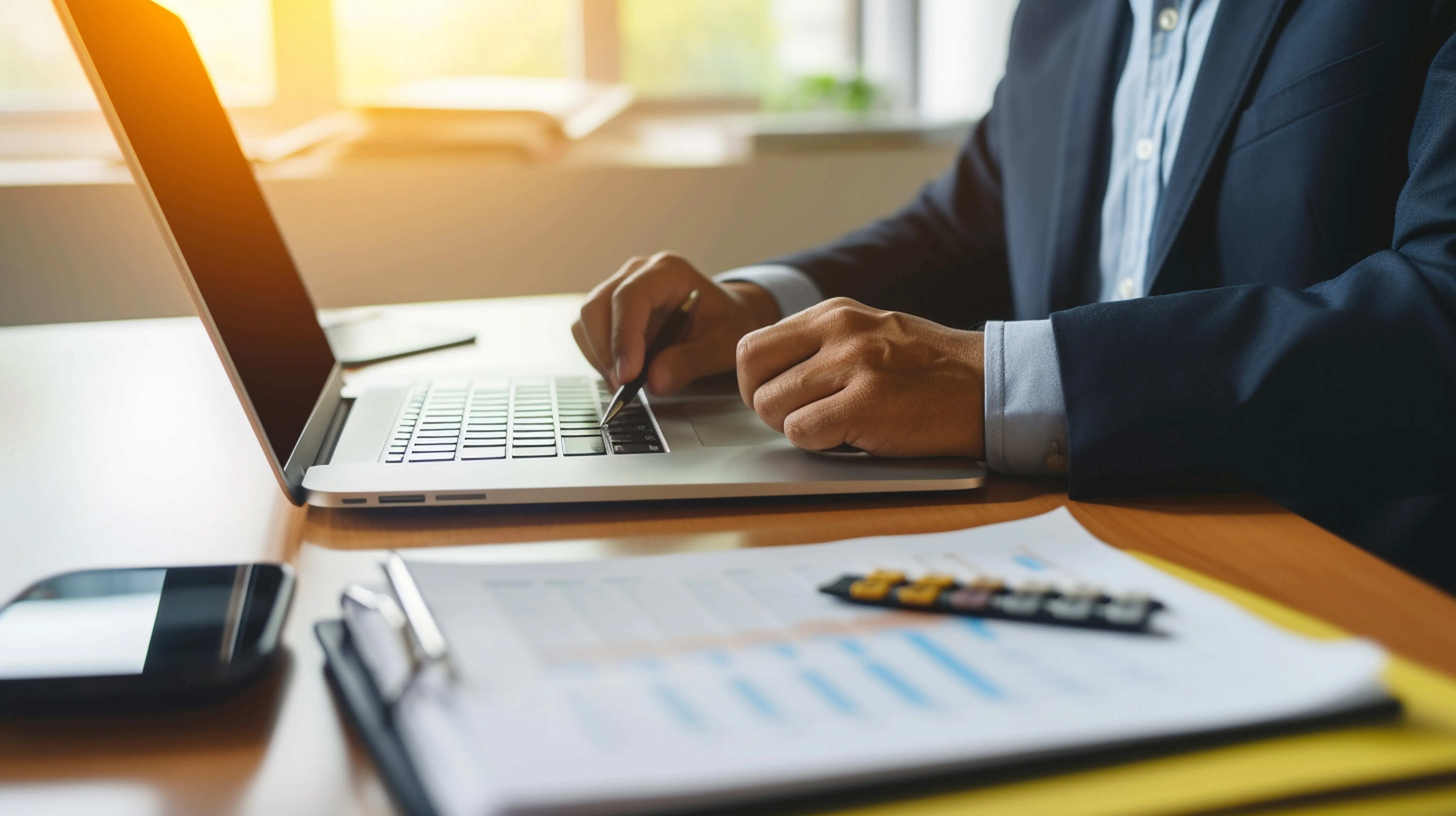 YLU CPA provides fractional CFO services and accounting services to help growing Vancouver businesses build clearer cash flow visibility, management reporting, forecasting, and achieve their financial goals. 